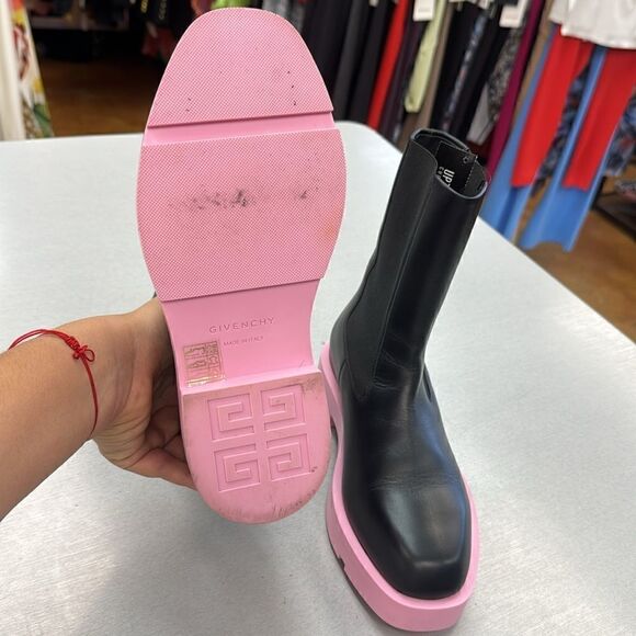 Givenchy boots 🌸 - Picture 7 of 11